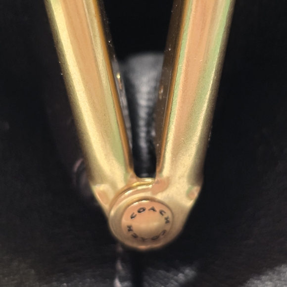 NWT Coach KISSLOCK 16 Black & Brass - Picture 9 of 17